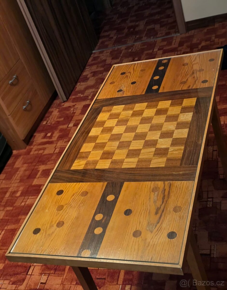 Konferenční stůl se šachovnicí - 2
