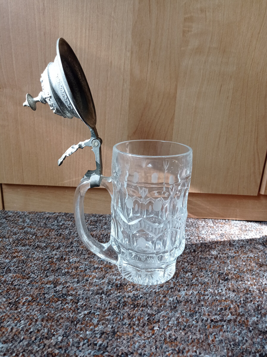 Broušený korbel s cínovým poklopem - 2