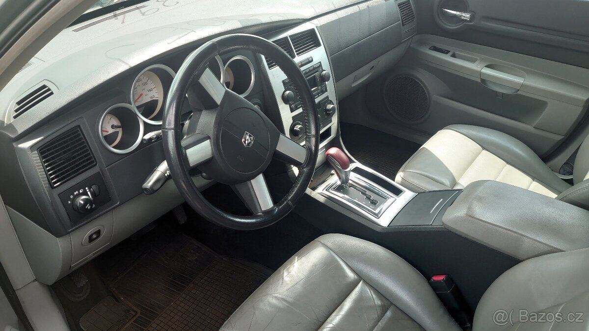 DODGE MAGNUM RT 5,7 V8 HEMI AWD - 2