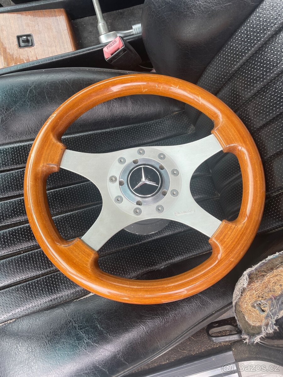 Dřevěný volant Mercedes - 2