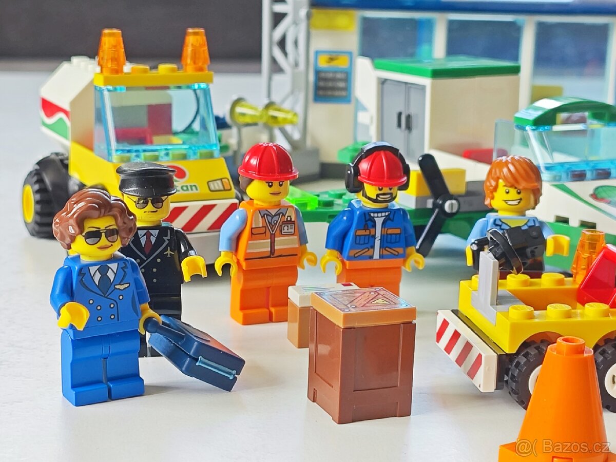 LEGO Juniors 10764 Hlavní městské letiště - 2