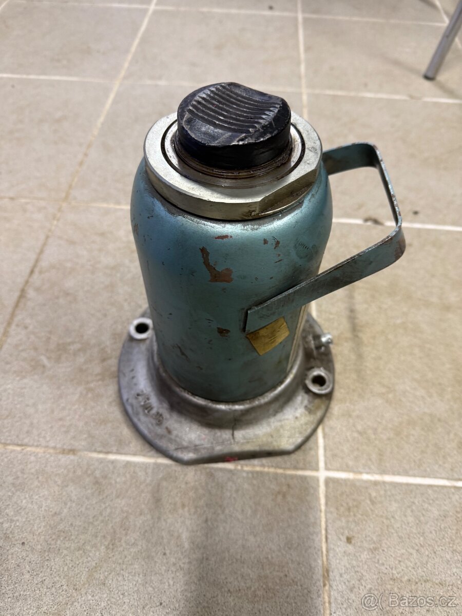 Hydraulicky zvedak panenka - 2