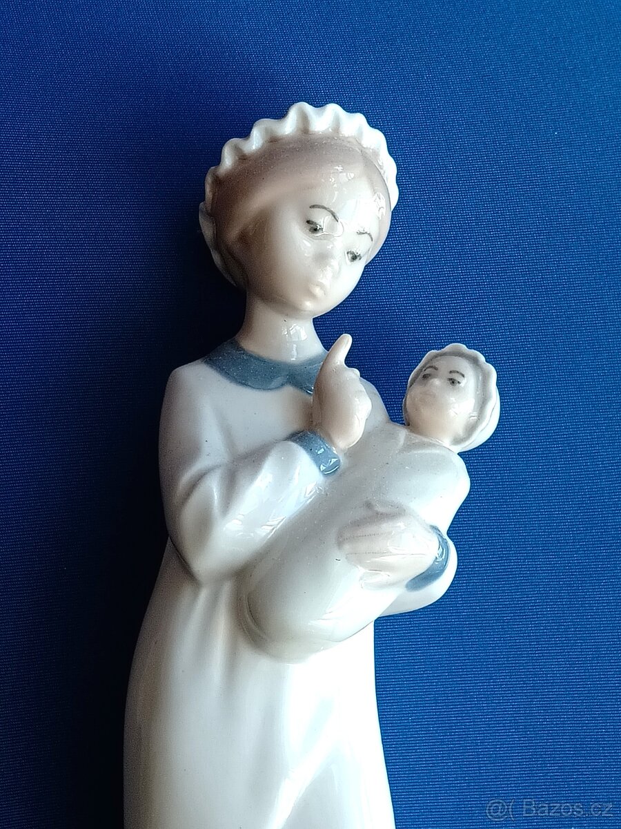 Porcelán figurka " Matka s dítětem" Španělsko- Rex Valenci - 2