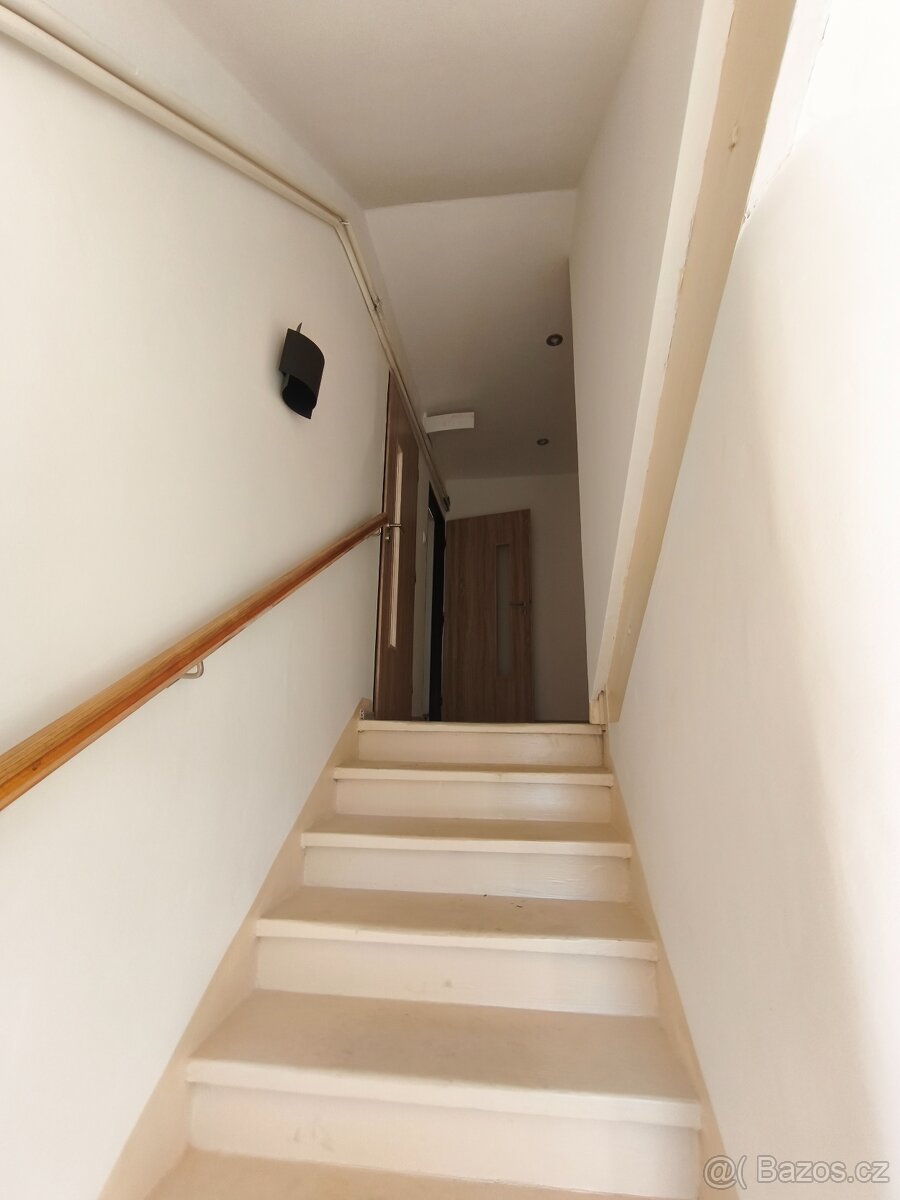 Prodej bytu 3+1, 88, m² + půda, Mankovice - 2