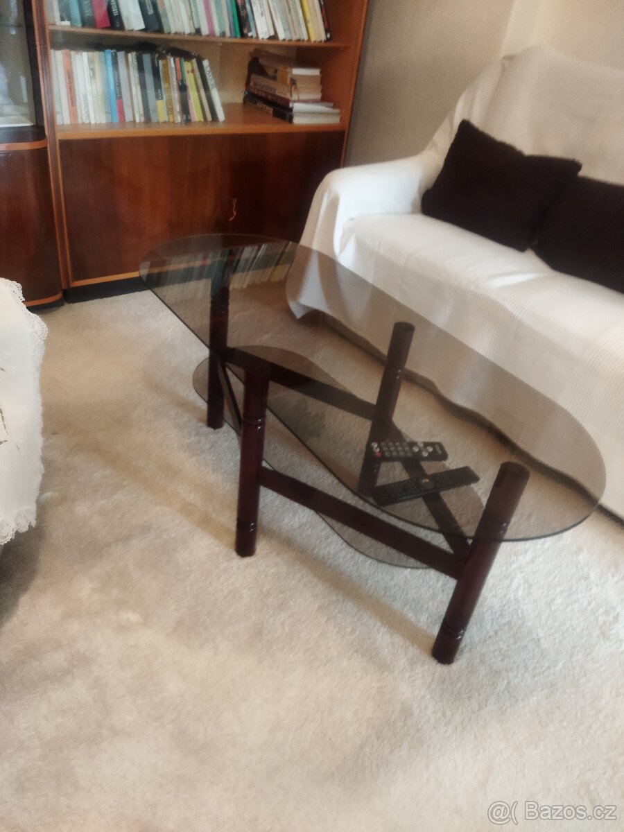 Konferenční stolek. - 2