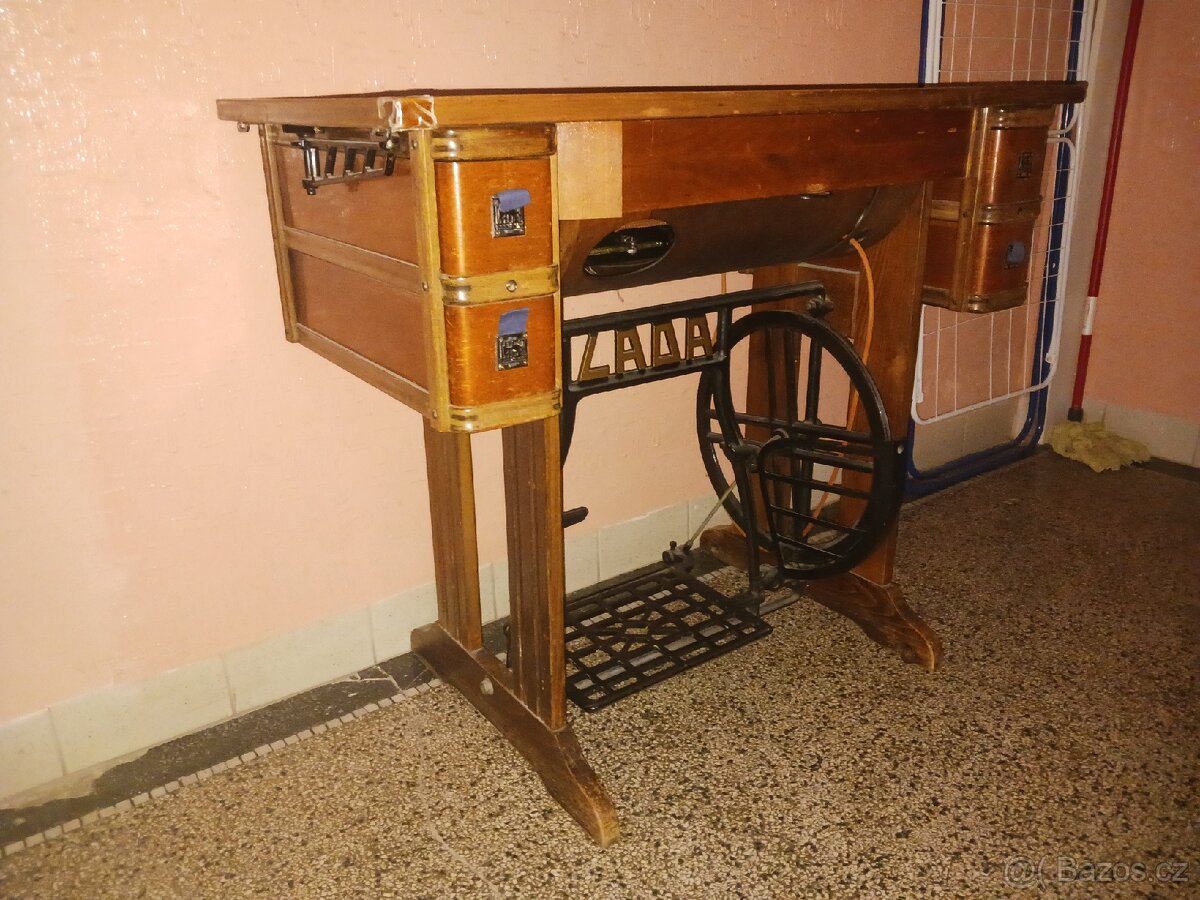 Šicí stroj Lada Litinový - 2