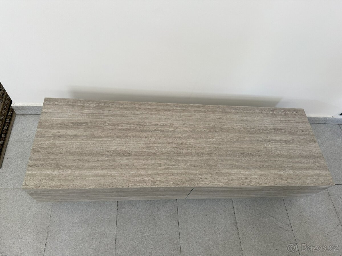 Moderní TV stolek - vyrobený v Itálii - 2