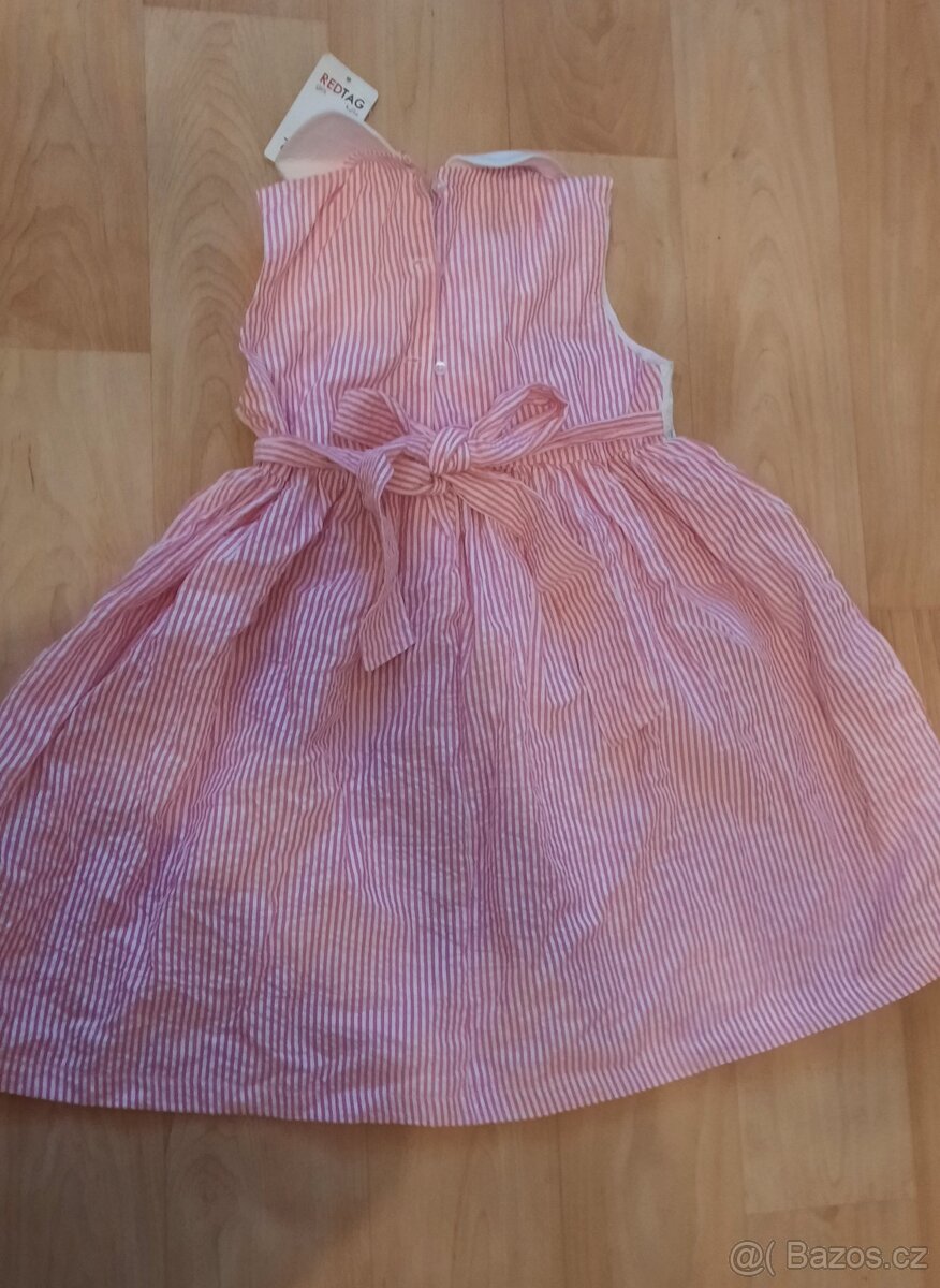 Nové šaty 7-8 let - 2