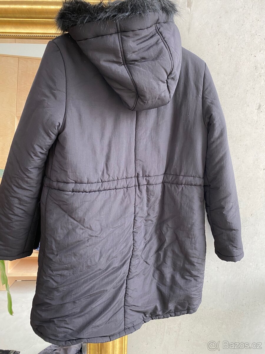 Damska zimni bunda Guess, vel. M - NOVA - 2