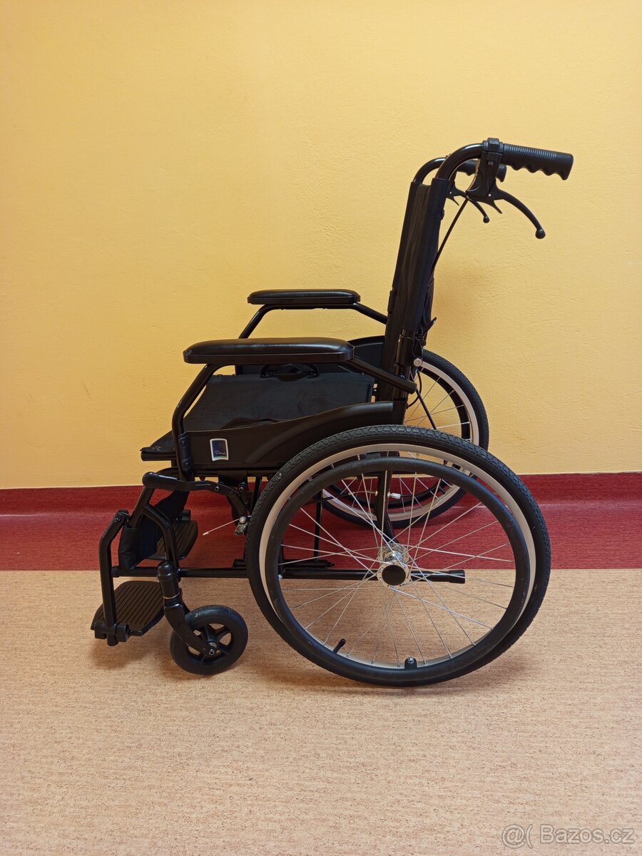 Mechanický invalidní vozík - 2