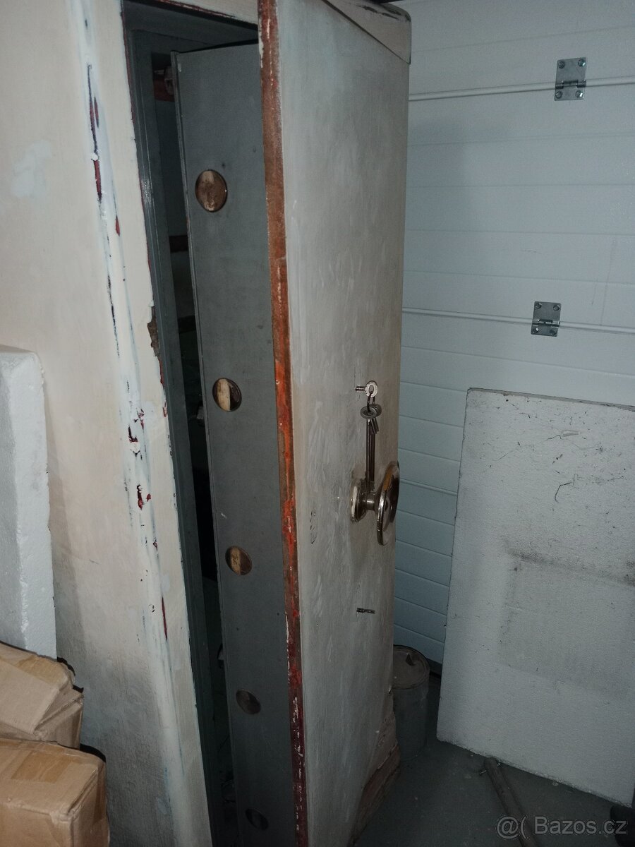 Velký kovový trezor - JERGL a HADLÍK - 2