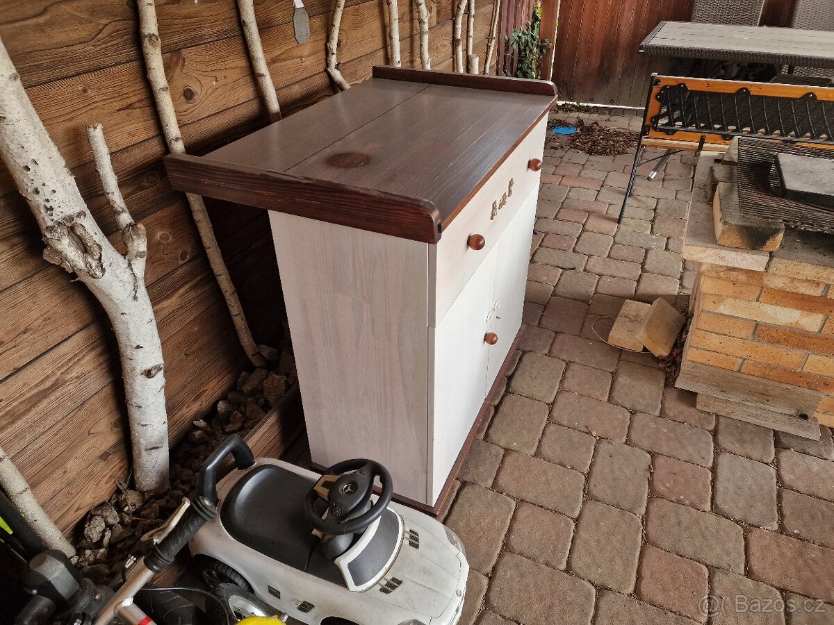 Přebalovací pult za odvoz - 2