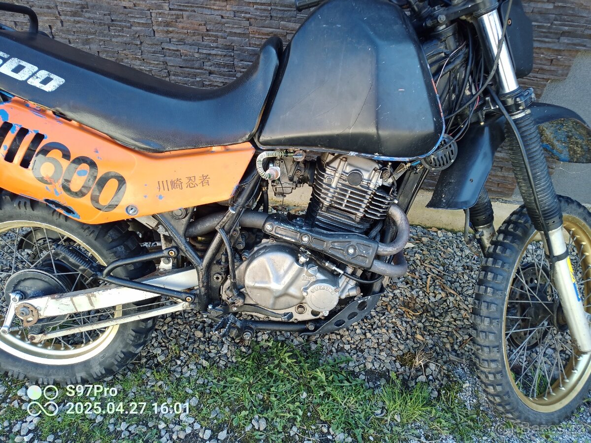 Suzuki DR 600