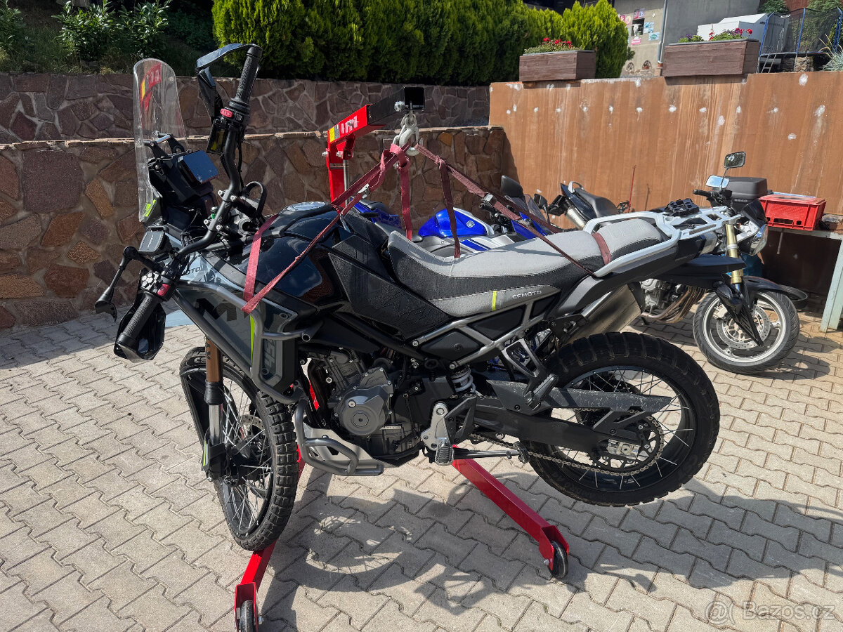 CFMOTO 450 MT