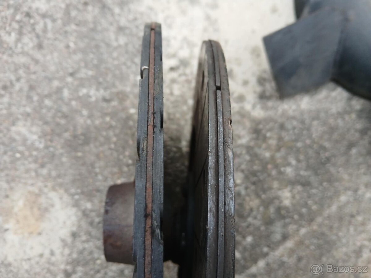 Prodám díly na zetor 5211, 6211, 7211, 3011 - 2