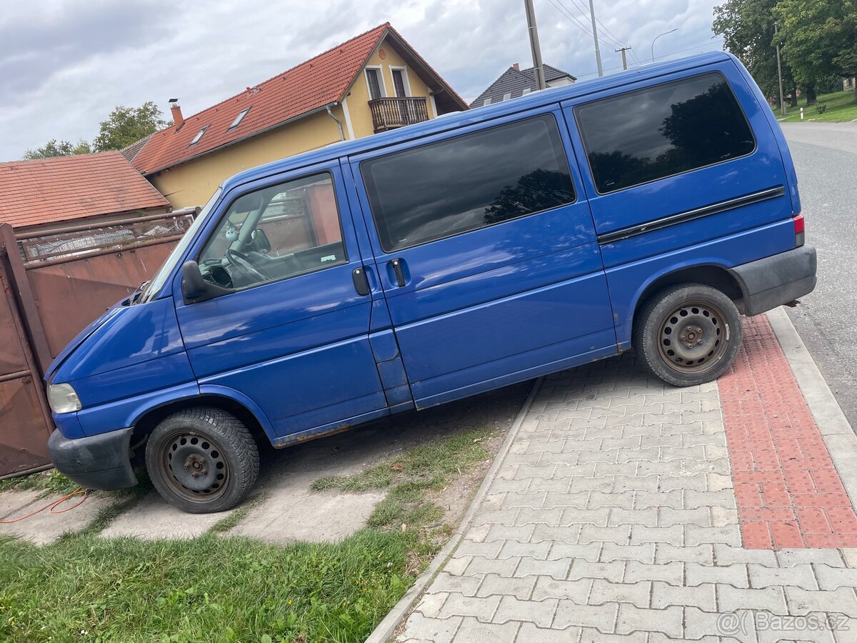 Vw caravelle t4 2,5 TDi na díly - 2