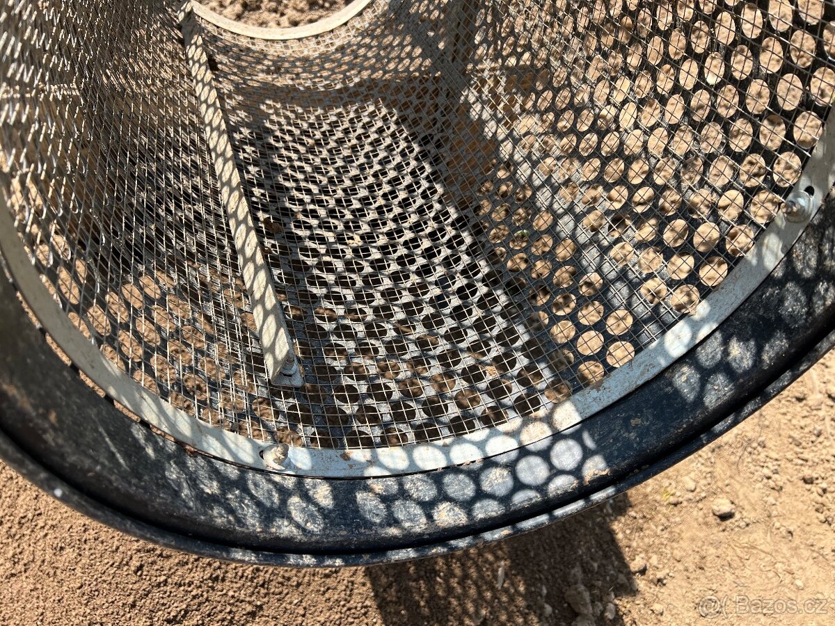 Katrovačka, přesívač, prosévačka hlíny zeminy - 2