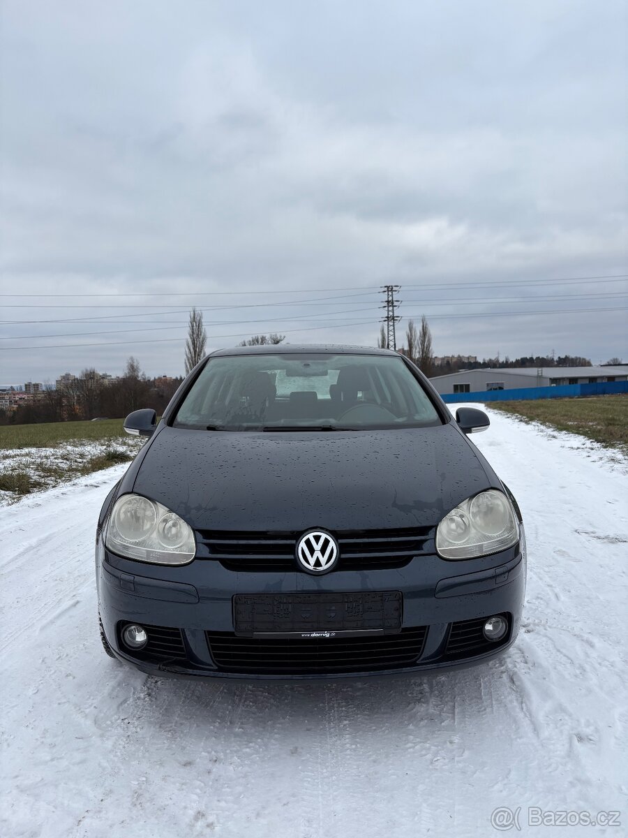 Volkswagen Golf V 1.6 75kW - benzín, rok 2006 - 2