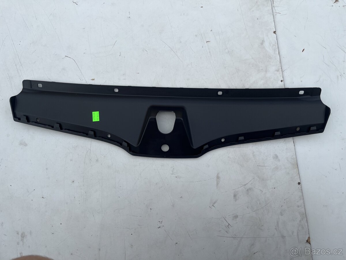 Vrchní část mřížky Octavia IV (VAG 5E3 853 343) - 2