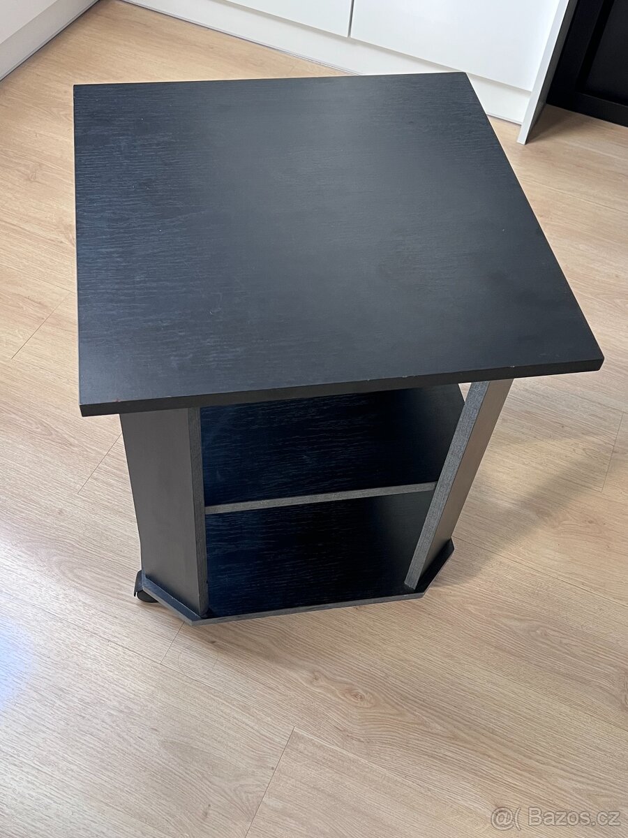 Konferenční stolek na kolečkách - 2