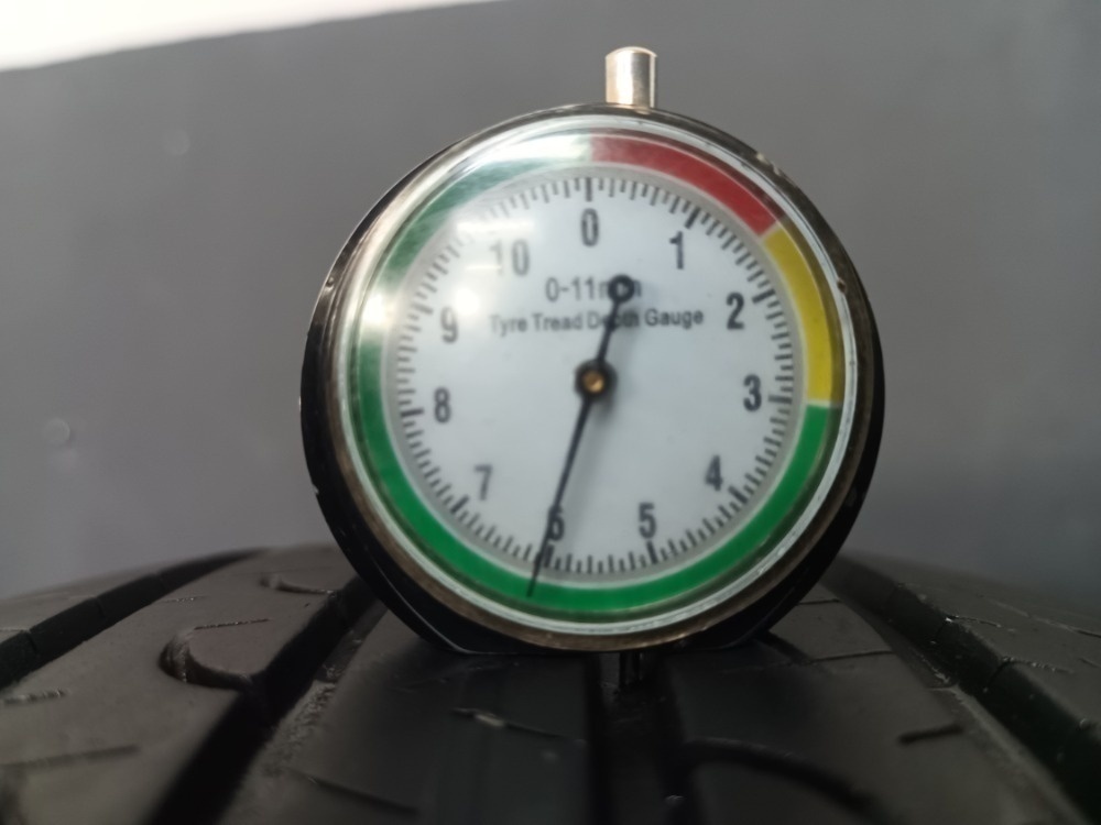 215/60 R17 GOODYEAR (4618) - 2