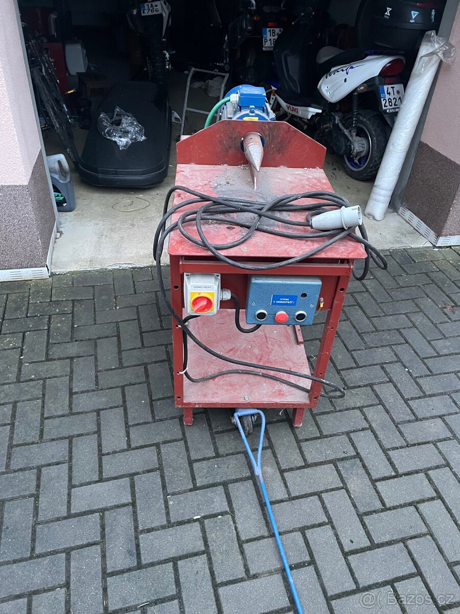 Štípačka na dřevo - 2