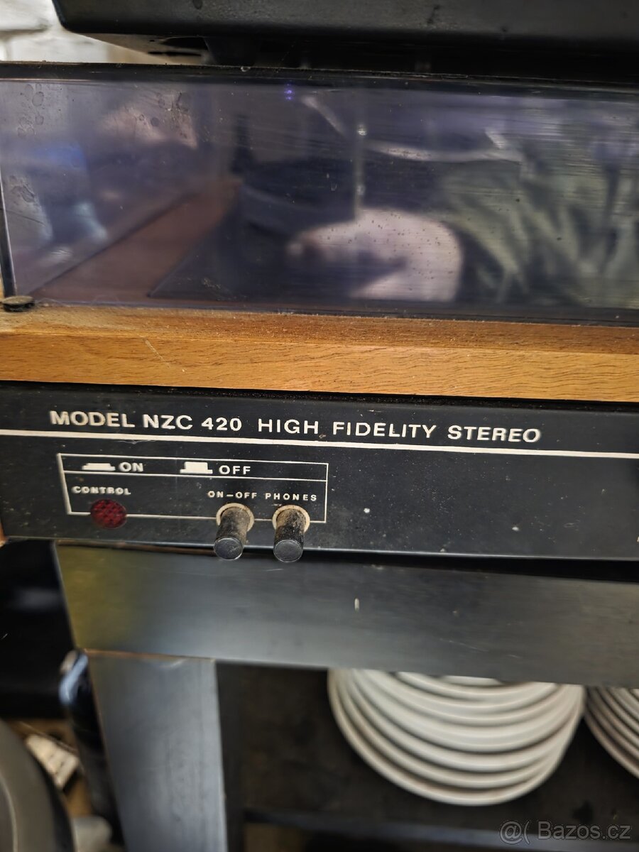 Staré gramofon Tesla - 2