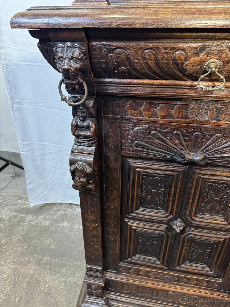 Monumentální příborník (135047) - 2