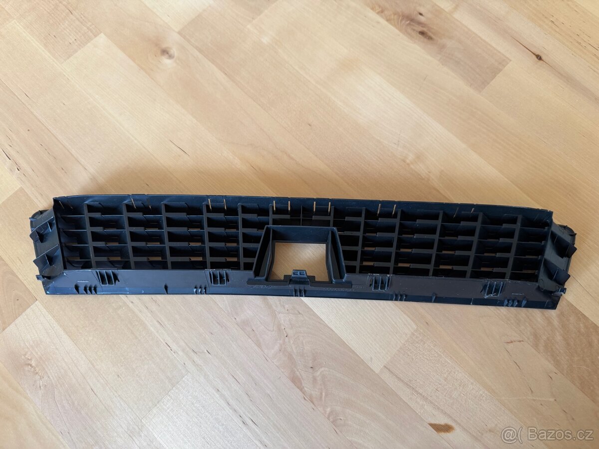 Středová mřížka ventilace Škoda Superb III - 2