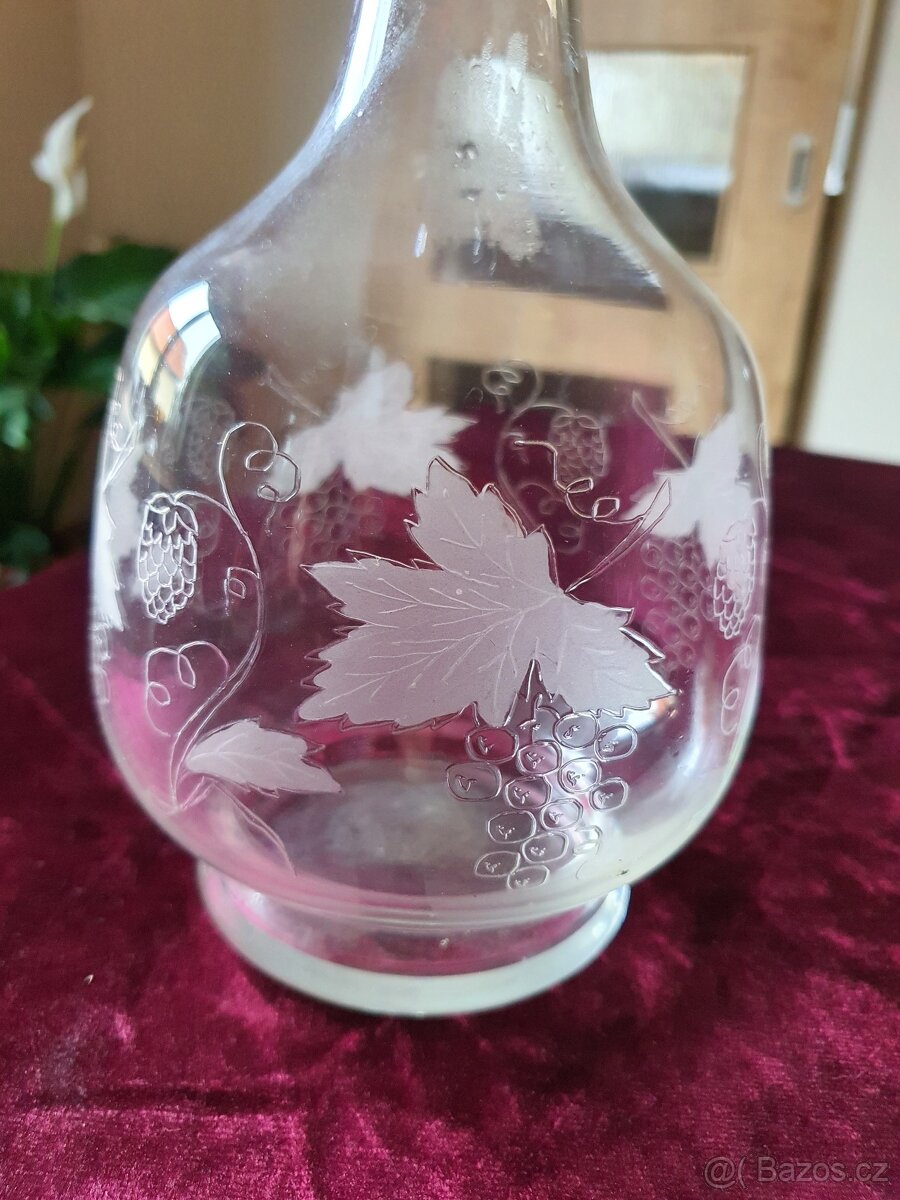 Karafa na víno se zátkou - 2