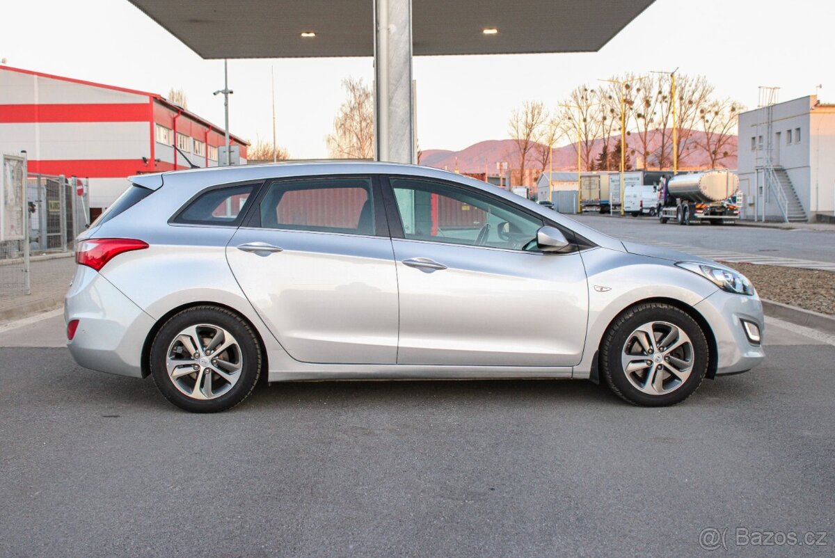 Hyundai i30 CW 1.6 CRDi 16V DOHC - 2