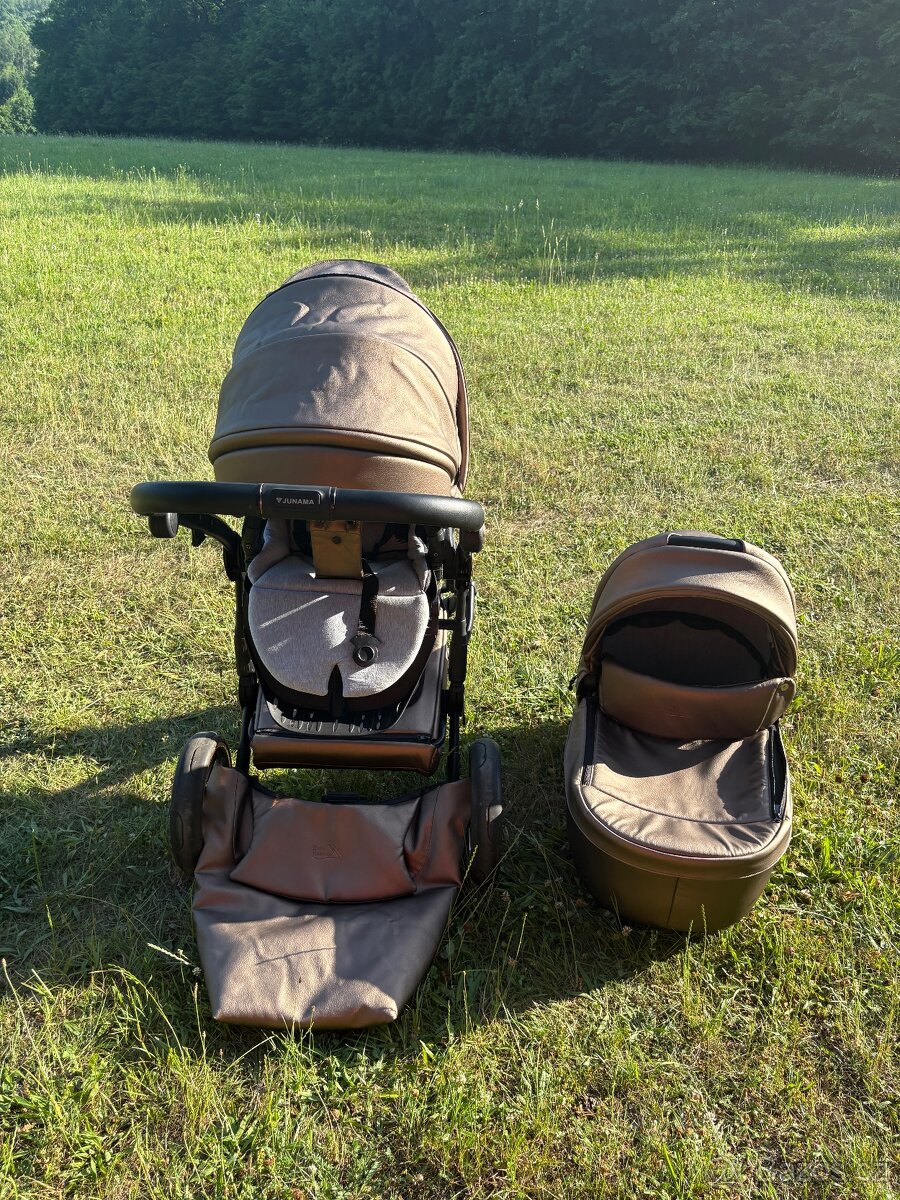 Kočárek Junama - 2