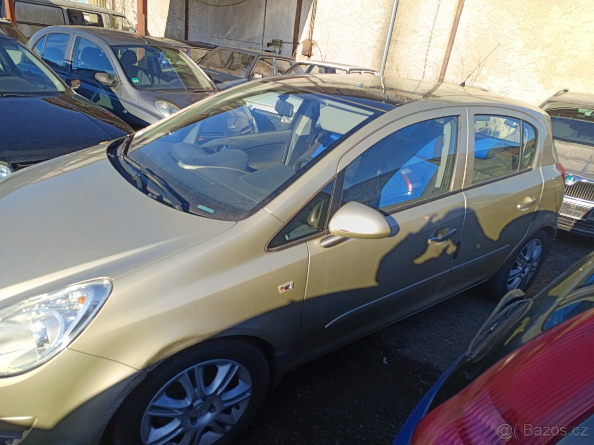 Opel Corsa D 1.2i - 2