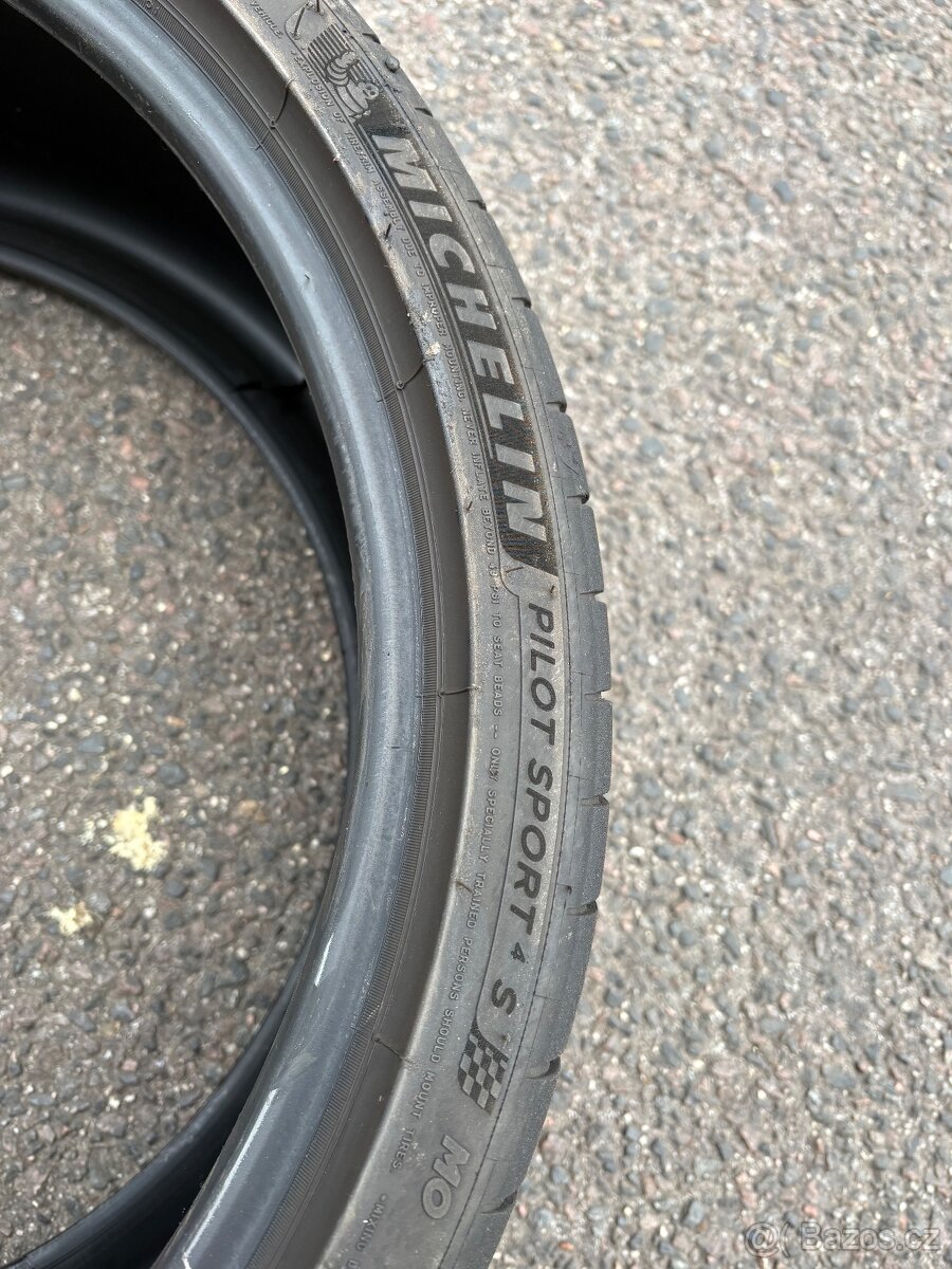 275/30 R20 Pilot Sport 4S - 2