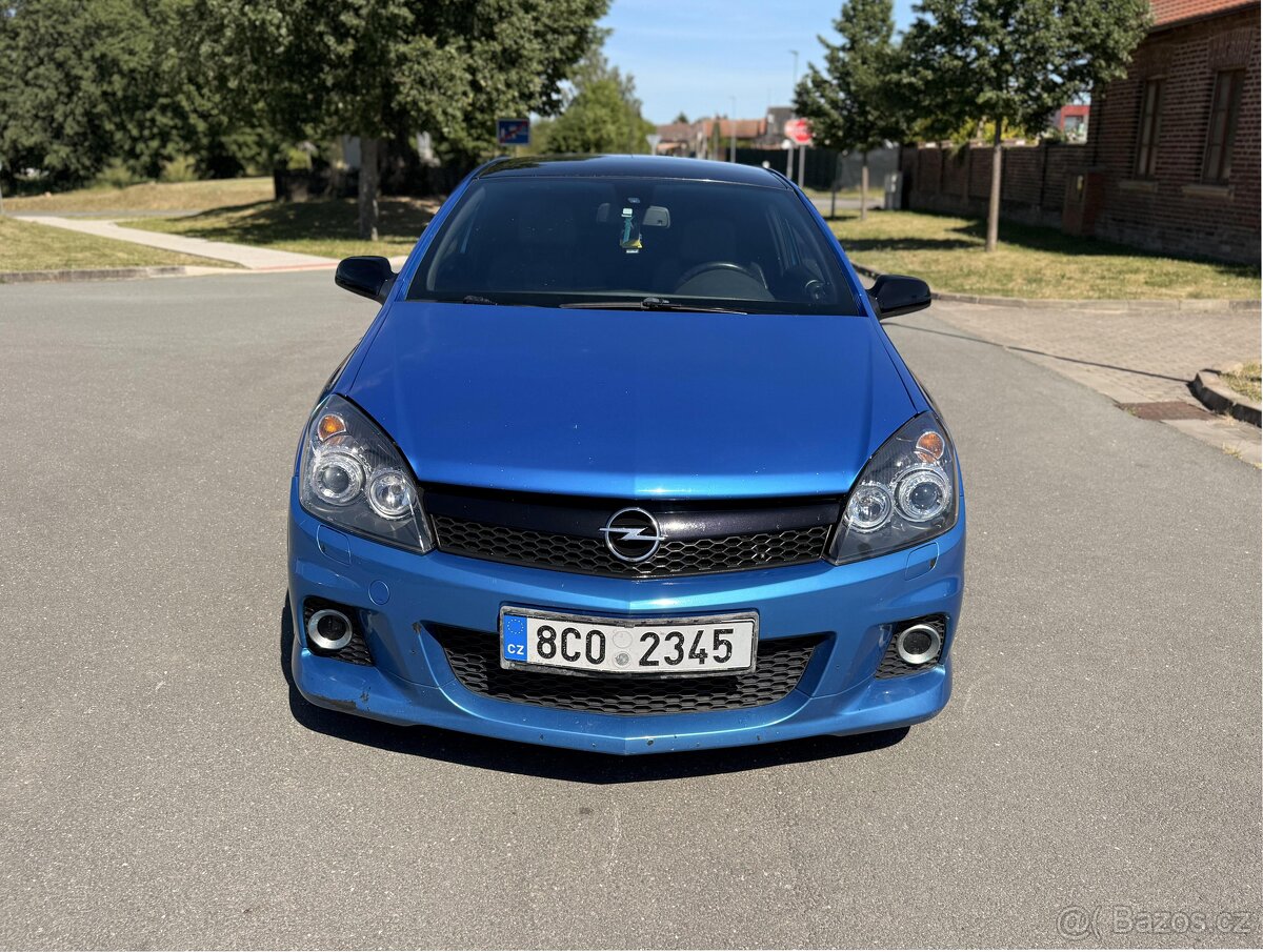 Opel Astra OPC 2.0 16V 177kW - 2