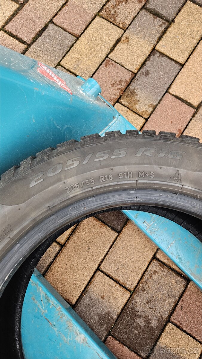Prodam 4 zimní pneu Pirelli Sottozero 3 205/55 R16 - 2