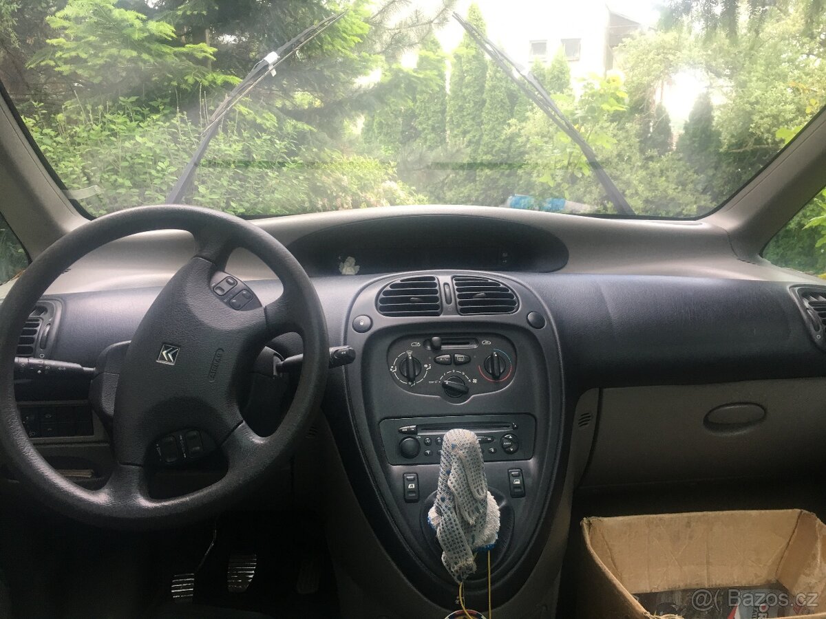 Prodám Citroen Xsara Picasso 1,6i na ND cena 3700.-Kč - 2
