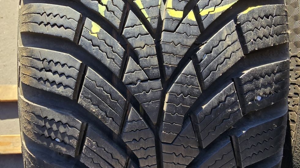 Zimní pneu 195/65/15 XL Continental - 2