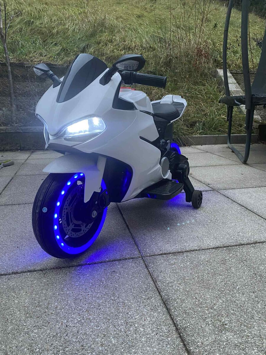 Elektrická motorka Kawasaki Ninja - 2