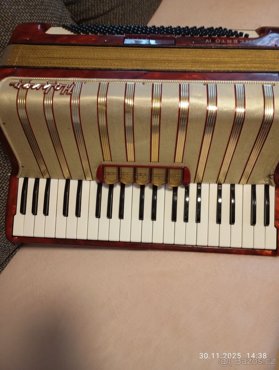 Akordeon Honer concetro IV ,. - 2