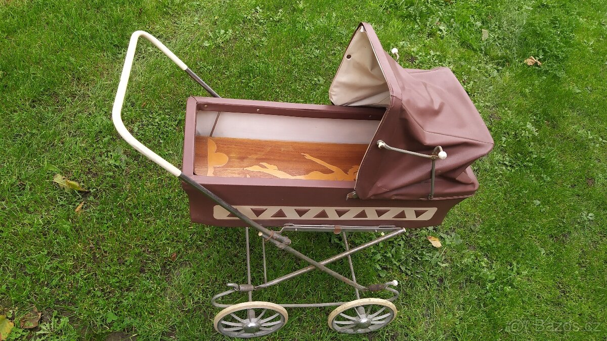 Starý retro kočárek pro panenky - 2