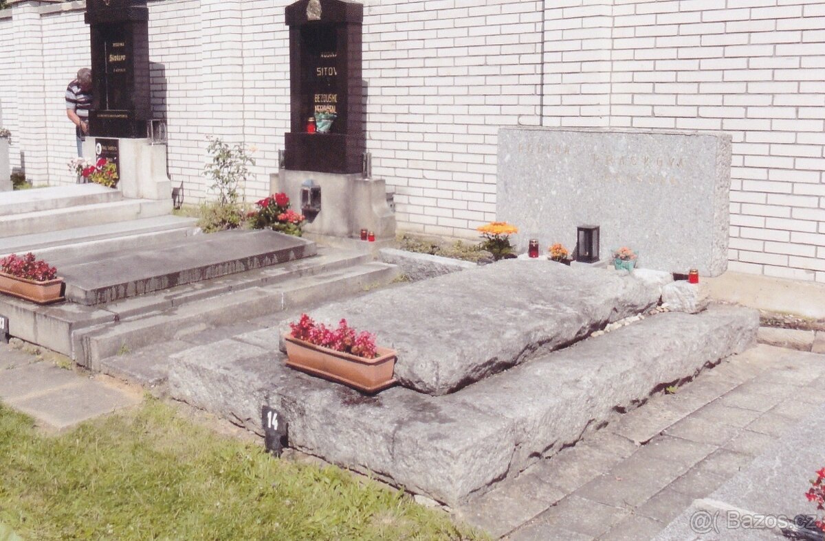 Prodám HROB na hřbitově Praha - Petrovice - 2