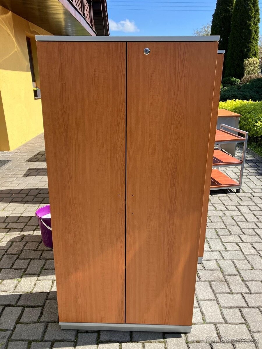 Kancelářský nábytek - levně - 2