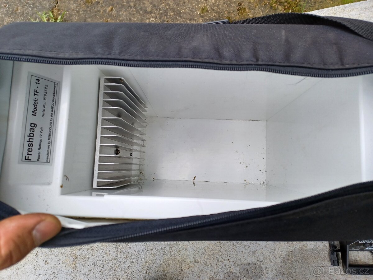 Prodám chladničku 12/230 V - 2