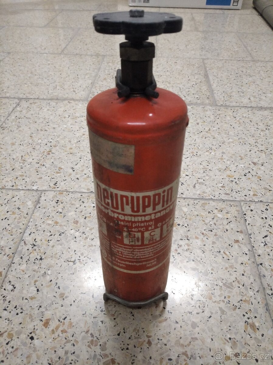 Hasicí přístroj. - 2