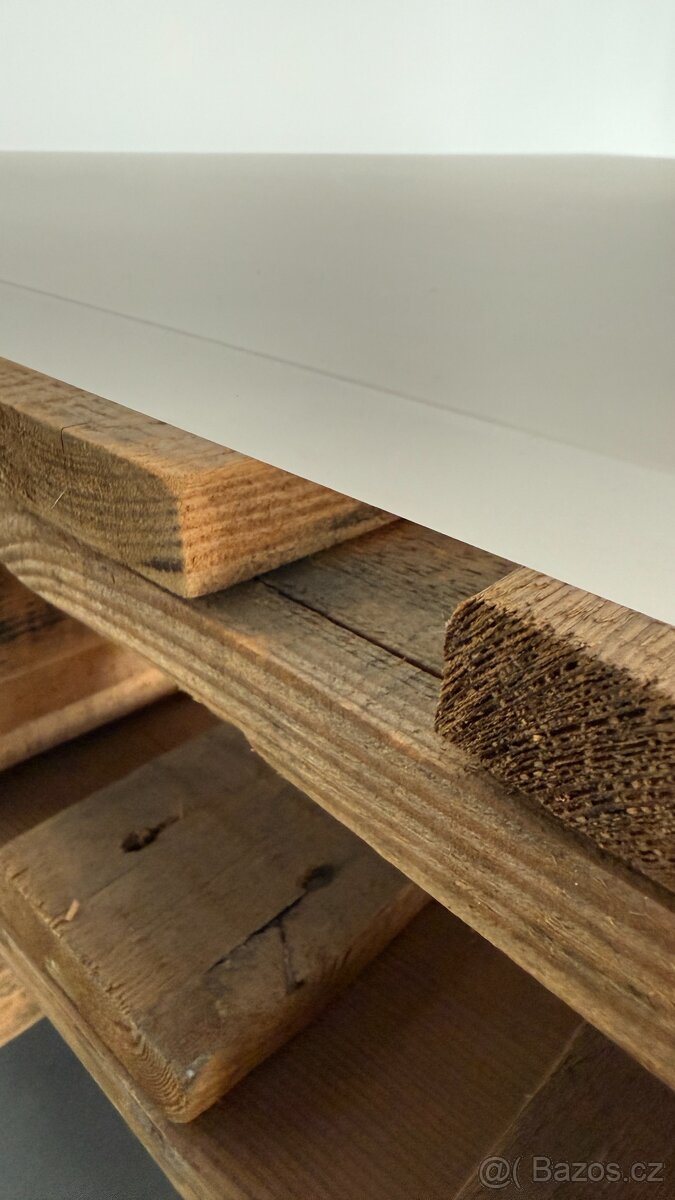 Konferenční stolek - 2