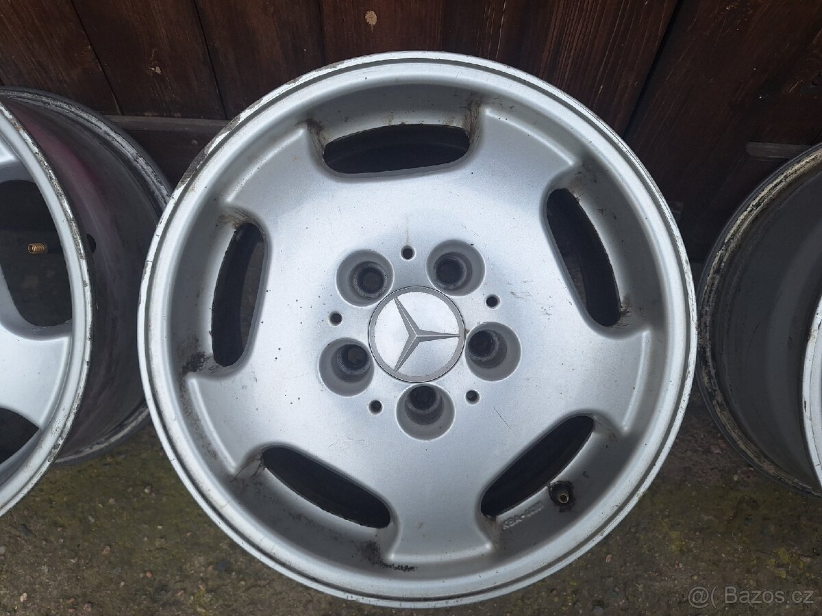 Mercedes 210, original kola - 2