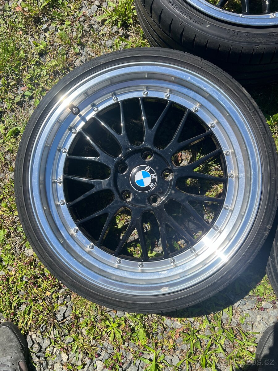 Ultra Wheels UX3 r19 dvourozměr límce - 2