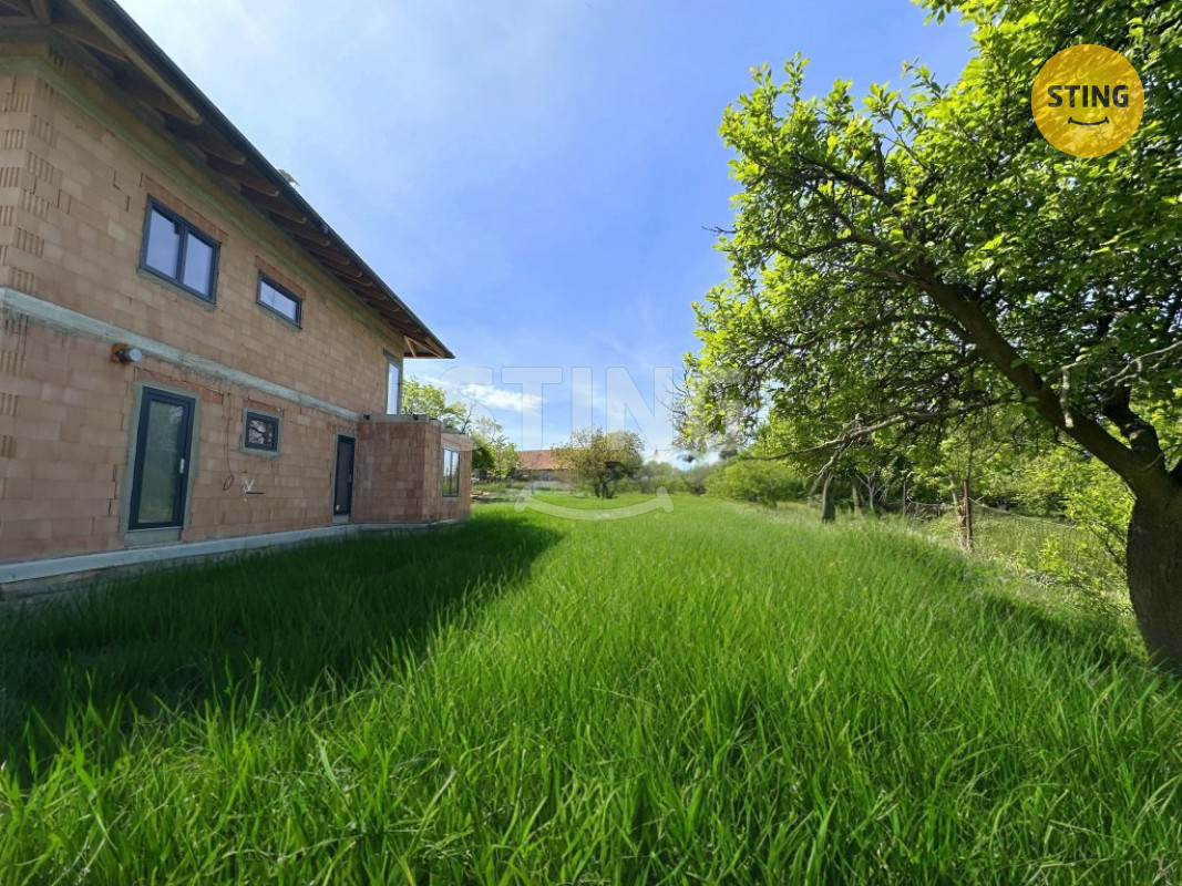 Prodej rozestavěné stavby rodinného domu 6+kk se zah, 131558 - 2