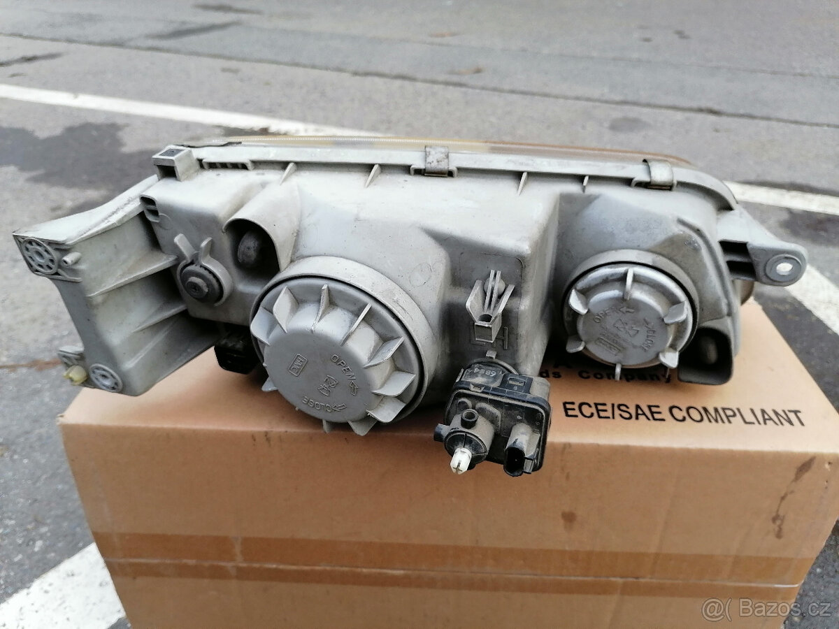 Světlomet Hyundai H1 valník - 2